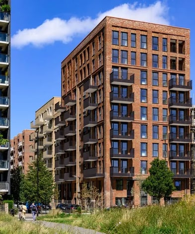 Aylesbury Estate - Hill Partnerships - full building from distance
