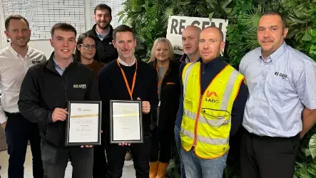 Cricketers Hill staff with award - Gentoo